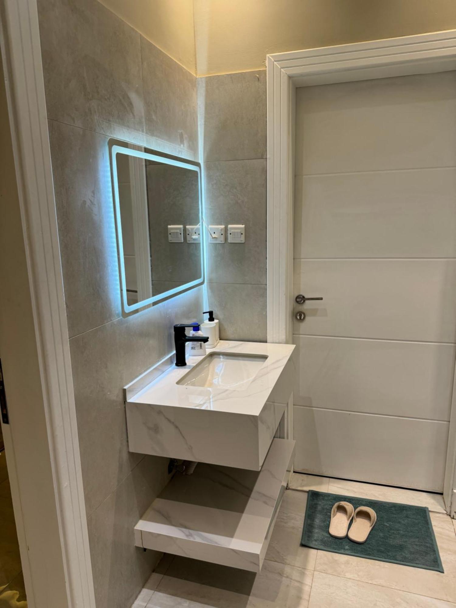 Elegant In Al-narjis أنيقة بثلاث غرف وصالة تسجيل ذاتي * Riyadh